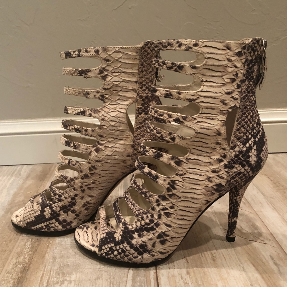 Stuart W snake print pump 🐍 👠